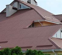 Монтаж новой скатной стропильной системы, с утеплением 150мм, паро- гидроизоляцией, монтажом кровельной стали, аксессуаров. Подшив карниза софитом и монтаж водостока - фото 17135