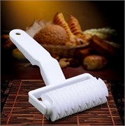 Ролик для фигурной нарезки теста Netting Knife - фото 22684