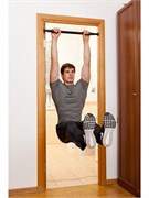 Турник с регулируемой длиной «Воркаут» (Adjastable door gym bar) - фото 24598